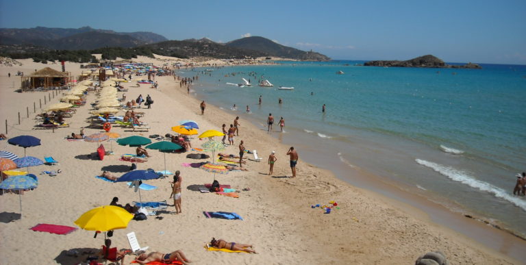 Πρώτες βουτιές στη θάλασσα -Προσέχουμε για να μην έχουμε δυσάρεστα απρόοπτα