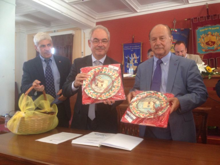 Ζάκυνθος: Σε πανηγυρικό κλίμα αναβίωσε και φέτος η «Γκιόστρα»
