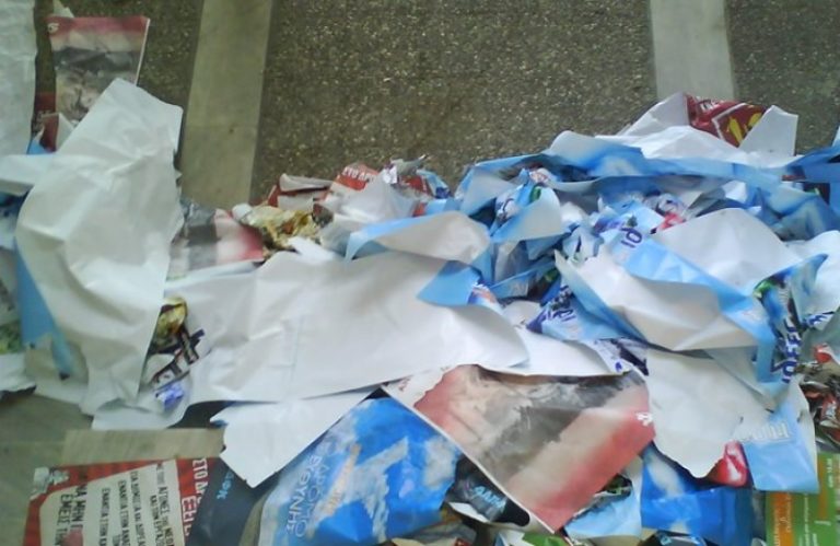 Αυστηρές προειδοποιήσεις του Δήμου Καρδίτσας για την αφισορύπανση