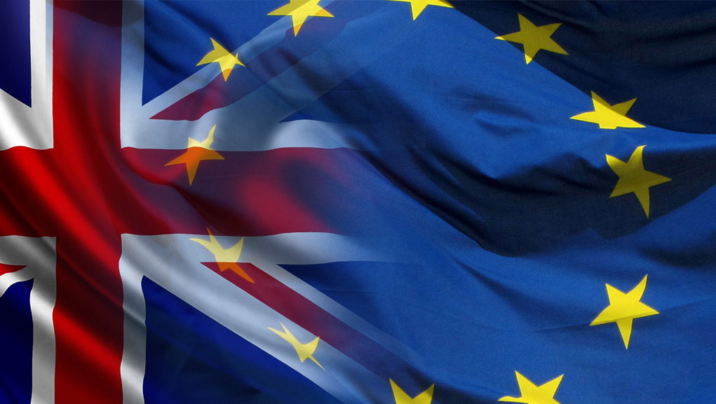 Οι Βρετανοί στις κάλπες! Bremain ή Brexit? (audio)