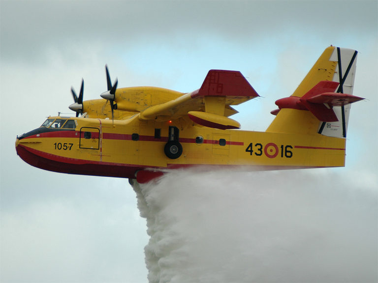 Βόλος: Τύχη βουνό για δύο πιλότους Canadair στο οποίο εκδηλώθηκε φωτιά