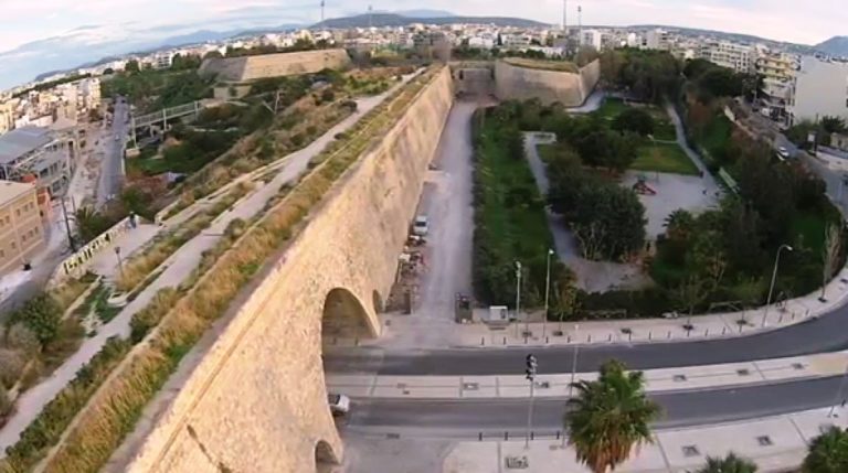 Πήγε καλά η συνάντηση για τα Τείχη