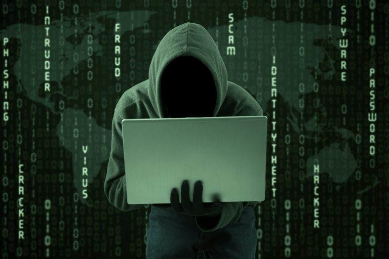 Παράνομη πρόσβαση στο Facebook μέσω πλαστού διαβατηρίου
