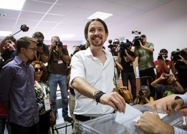 Σε θέση μάχης οι Podemos κατά των Σοσιαλιστών