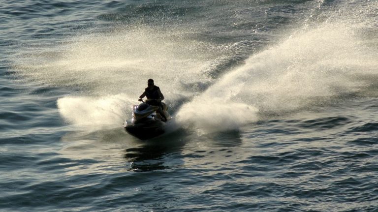 Λέσβος: Με Jet Ski από την Τουρκία – Συνελήφθη 34χρονος χωρίς έγγραφα στον Ασπροπόταμο