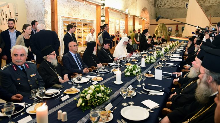 Την ανάγκη ενότητας της Ορθοδοξίας υπογράμμισαν ο Πατριάρχης Βαρθολομαίος και ο ΥΠΕΞ Ν. Κοτζιάς