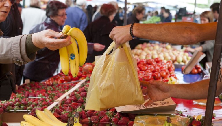 Κουπόνια για είδη λαϊκών αγορών σε ευπαθείς ομάδες