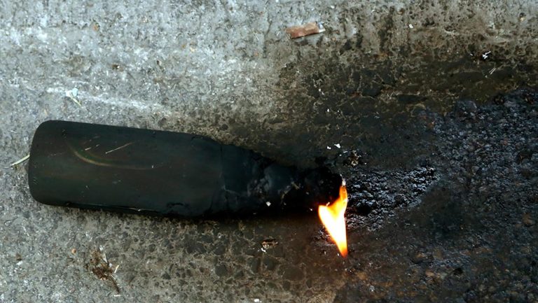 Μολότοφ κατά διμοιρίας των ΜΑΤ