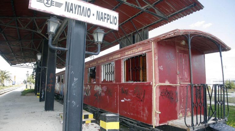 Στις ράγες της Πελοποννήσου με… ποδήλατο