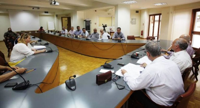Συνάντηση για το εμπορικό λιμάνι