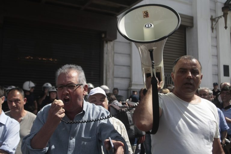 Κατάληψη στα κεντρικά γραφεία του ΟΛΠ