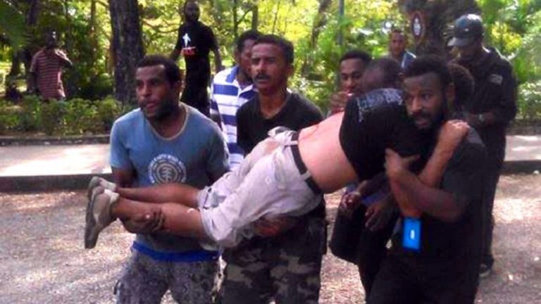 Τέσσερις νεκροί φοιτητές σε συγκρούσεις με την αστυνομία στην Παπούα Νέα Γουινέα (video)