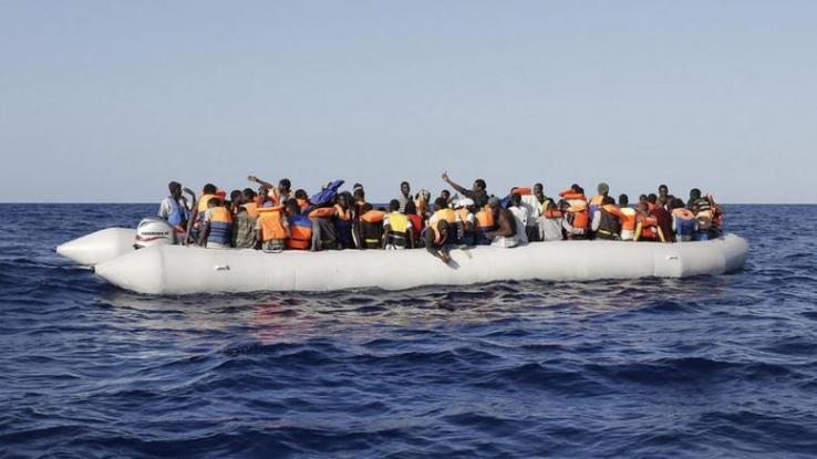 Χανιά: ΣΟΣ από σκάφος με 200 μετανάστες, στα ανοικτά της Γαύδου