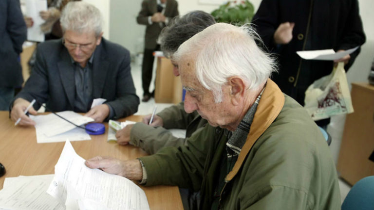 Μπακαλέξης: Προτεραιότητα η έκδοση συντάξεων σε 3 μήνες