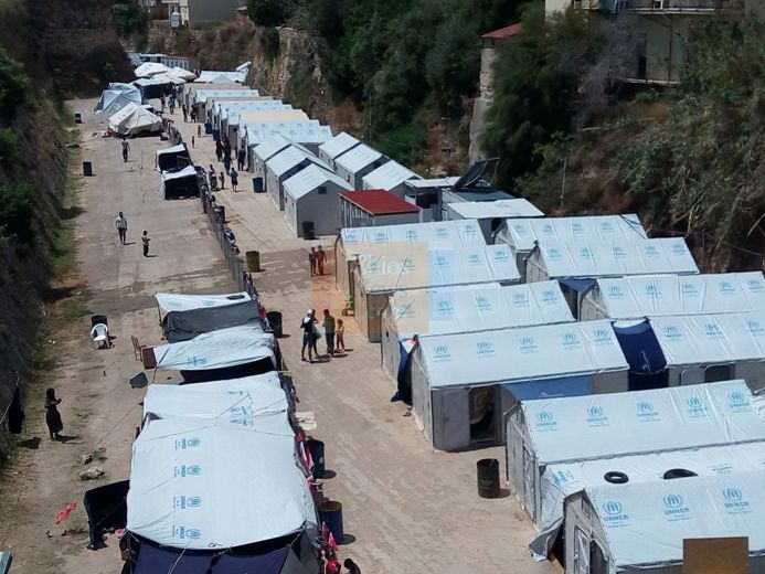 Χίος: Κάτοικοι Σούδας και Κάστρου καλούν εισαγγελία για καταυλισμό προσφύγων
