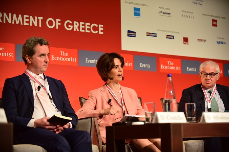 Mέτρα για το χρέος, χαμηλότερα πλεονάσματα ζητά η Βελκουλέσκου
