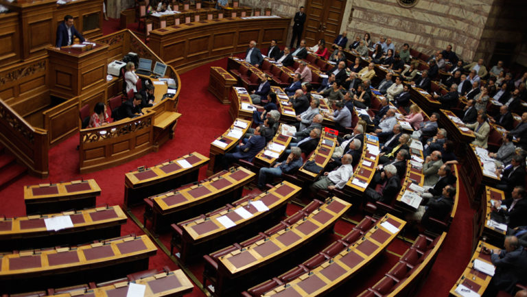 Βουλή: Ψηφίστηκε το νομοσχέδιο του υπουργείου Οικονομίας και Ανάπτυξης