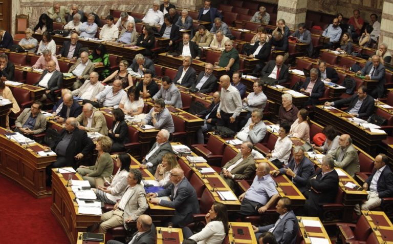 Με ευρεία πλειοψηφία υπερψηφίστηκε η συμφωνία για το λιμάνι του Πειραιά