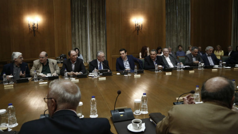 Ανάπτυξη και κοινωνία στο επίκεντρο – Θα τα καταφέρουμε, τονίζει ο Αλ. Τσίπρας (video)