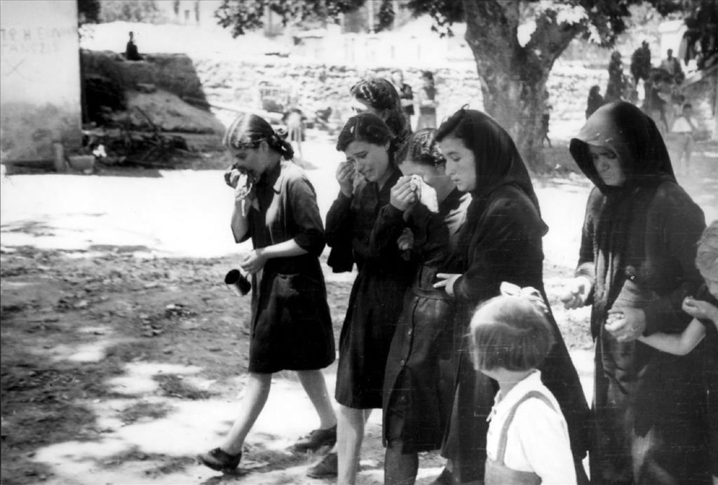 «Καλάβρυτα Άνθρωποι και σκιές» (2)