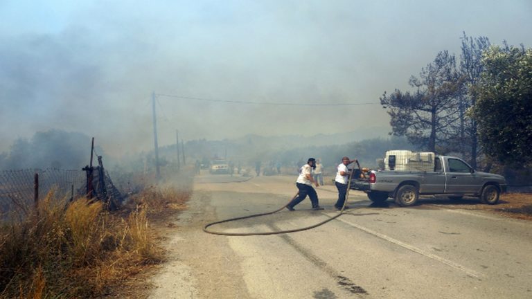 Ρόδος: Τις πληγές τους μετρούν οι κάτοικοι της Απολακκιάς