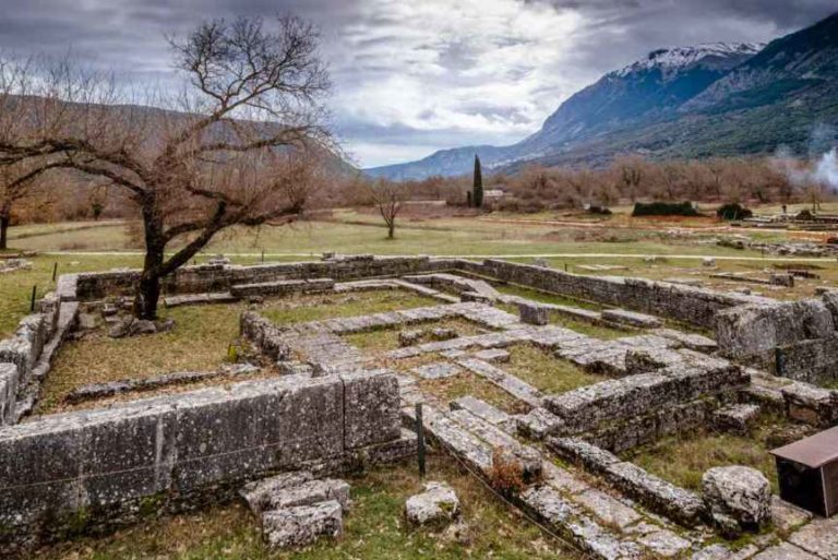 Περιήγηση από Πανεπιστήμιο στον αρχαιολογικό χώρο Δωδώνης