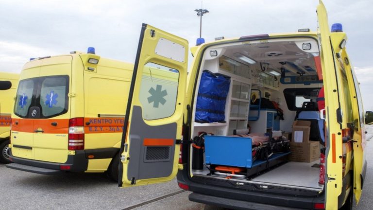 Έντεκα νέα ασθενοφόρα και μια κινητή μονάδα  στα νησιά του Ν. Αιγαίου