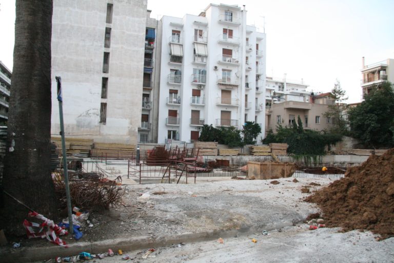 Βόλος: “Δώρο στα ιδιωτικά συμφέροντα το γκαράζ της Φιλελλήνων”