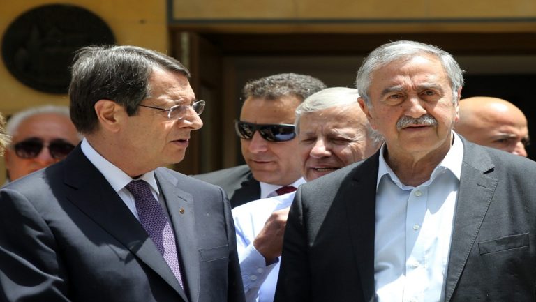 Συνάντηση Αναστασιάδη – Ακιντζί. Στην Αθήνα ο Γ. Κασουλίδης