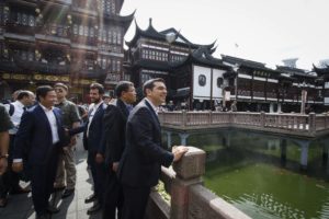 Συνάντηση με τον Πρόεδρο της κινεζικής επενδυτικής εταιρίας Fosun και άλλους Κινέζους επιχειρηματίες στην παλιά πόλη της Σαγκάης