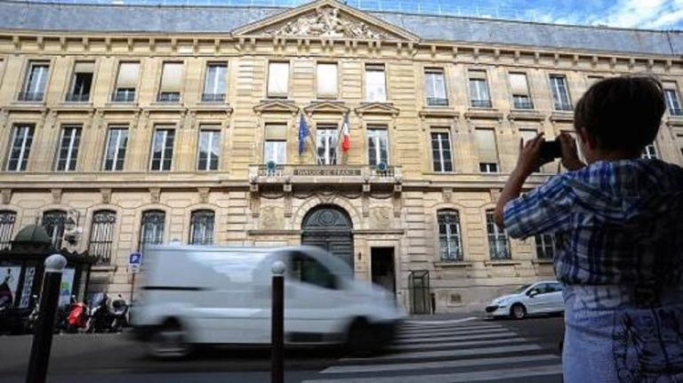 Βρετανία: Ρίγη από το πάγωμα επενδύσεων στα ακίνητα – Νέους κανόνες ζητά η Γαλλία