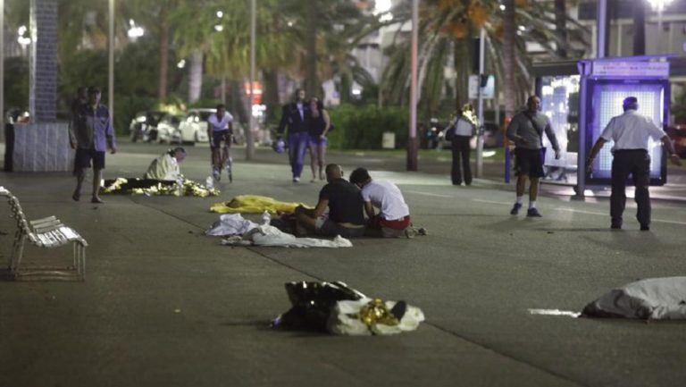 Νίκαια: Στους 85 οι νεκροί της τρομοκρατικής επίθεσης