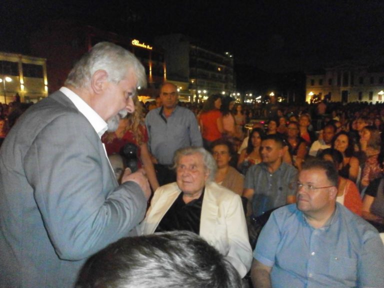 Παγκόσμιος Μίκης σε “συναυλία-σύμβολο” για την δημοκρατία