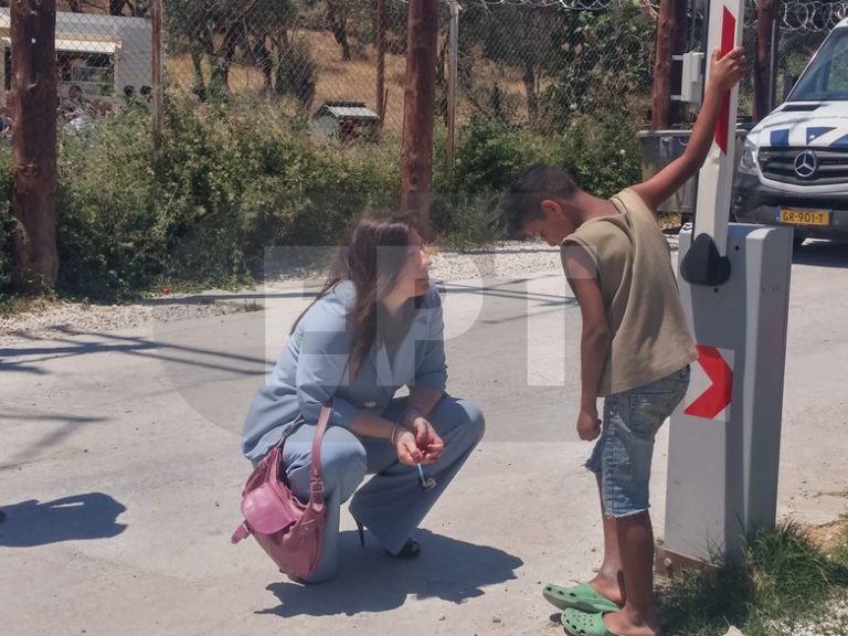 Στο hot spot της Μόριας η Ζωή Κωνσταντοπούλου
