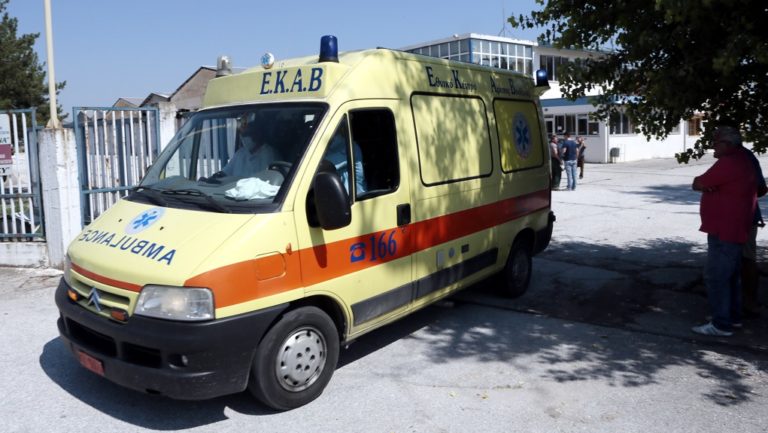 Σύγκρουση λεωφορείου-φορτηγού στην εθνική Αντιρρίου-Ιωαννίνων με 12 τραυματίες