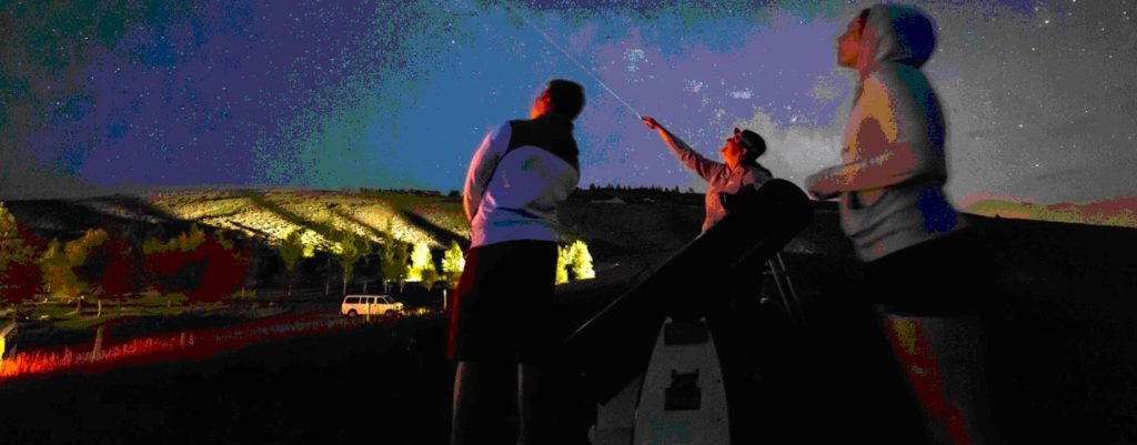 Μεγάλη αστροβραδιά στα Χάνια Πηλίου μετά την επιτυχημένη λήξη του Θερινού Σχολείου