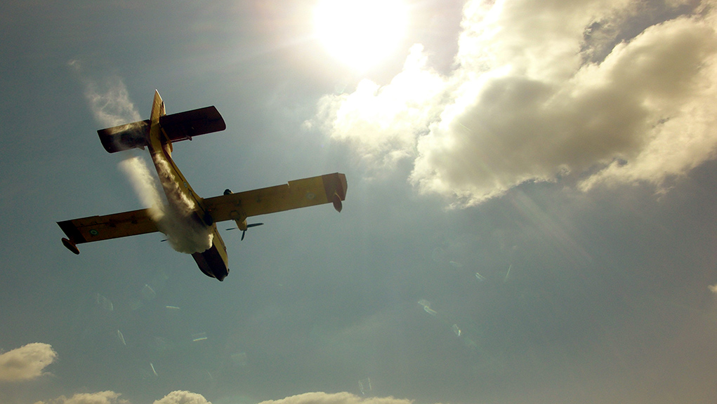 canadair-fotia-ptisi-φωτια-πυρκαγια
