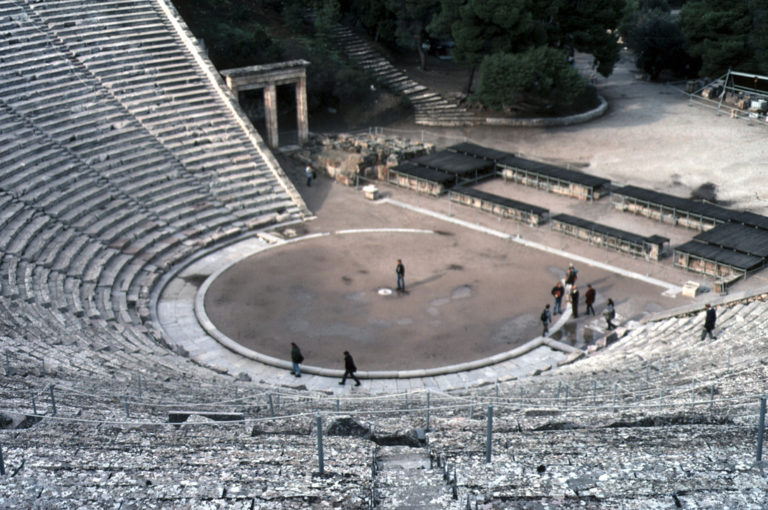 Στην Επίδαυρο. Θέατρο και… παραλίες