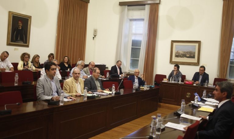 Και επιχειρηματίες ΜΜΕ στην Εξεταστική για τα δάνεια κομμάτων (video)