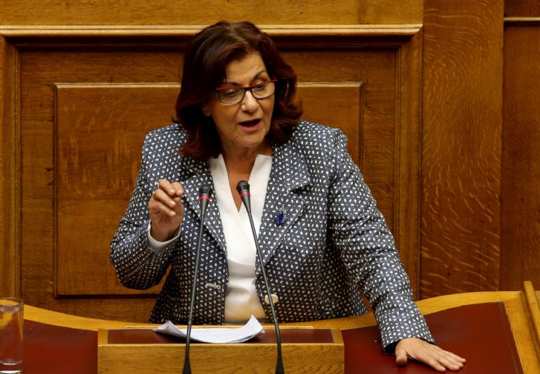 “Δεν θα κοπούν  τα επιδόματα απροστάτευτων παιδιών”