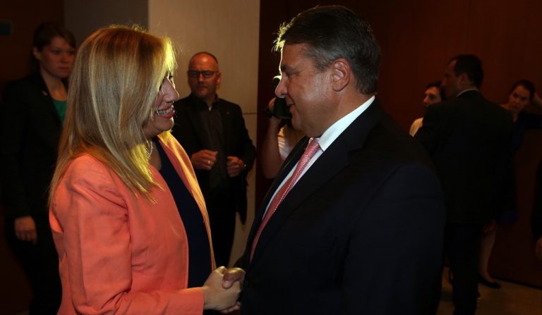 Φ. Γεννηματά: Μικρότερο πλεόνασμα, έγκαιρη αναδιάρθρωση – Συνάντηση με Ζ. Γκάμπριελ