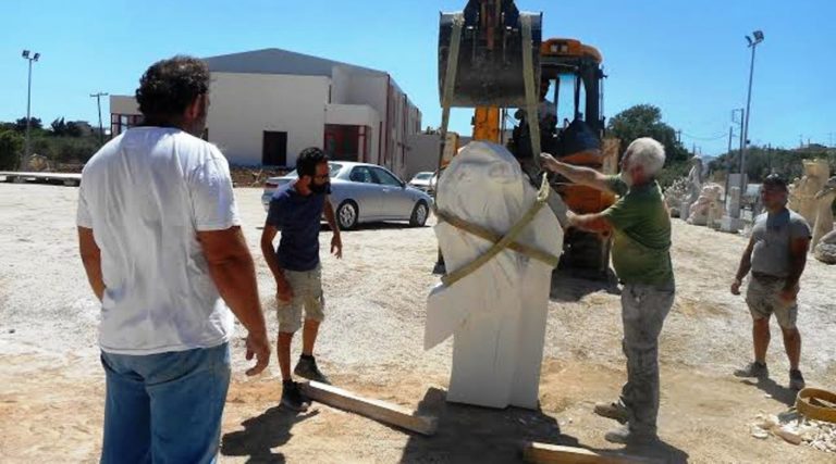 «Ζωντανεύουν» το μάρμαρο στο συμπόσιο γλυπτικής
