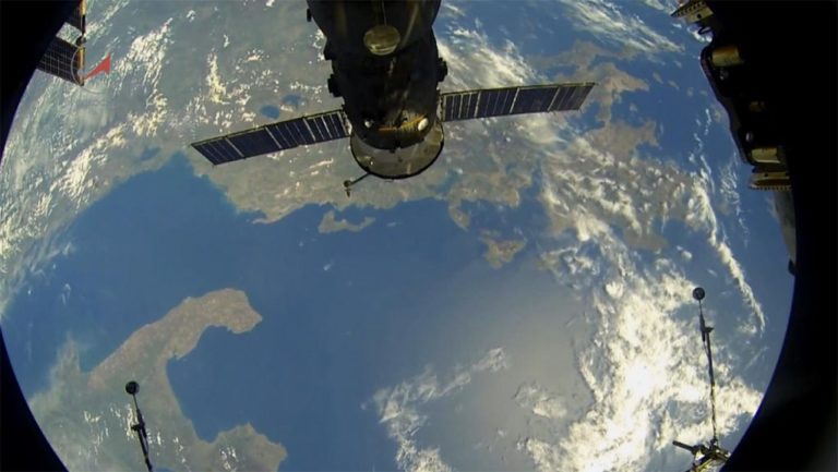 Ορατό πέρασμα του ISS πάνω από την Ελλάδα – Live streaming από τις κάμερες του σταθμού