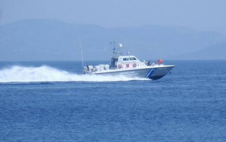 Ακυβέρνητο σκάφος ρυμουλκήθηκε στο λιμάνι της Αγίας Γαλήνης