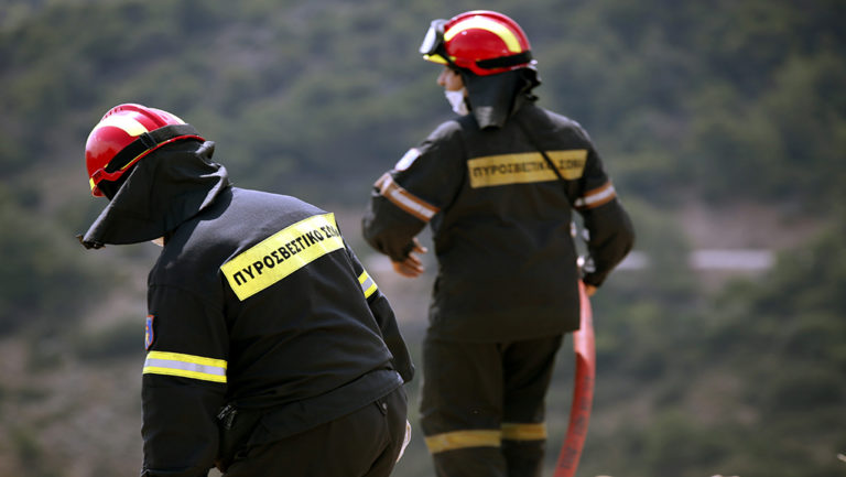 Σε ύφεση η πυρκαγιά στην περιοχή Όλυμπος Καλυβίων Αττικής