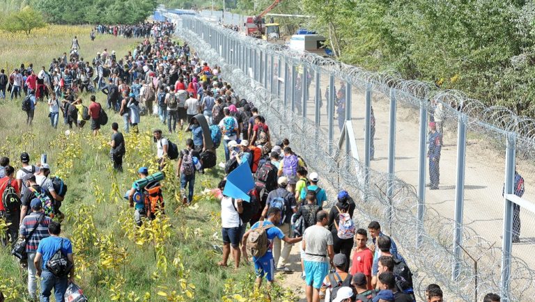 Δεύτερο φράχτη στα νότια σύνορα της στήνει η Ουγγαρία