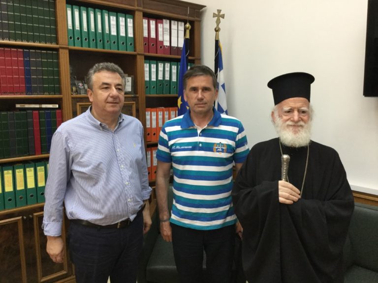Κρήτη: Περιφερειάρχης – Αρχιεπίσκοπος υποδέχτηκαν τον Ρώσο κοσμοναύτη