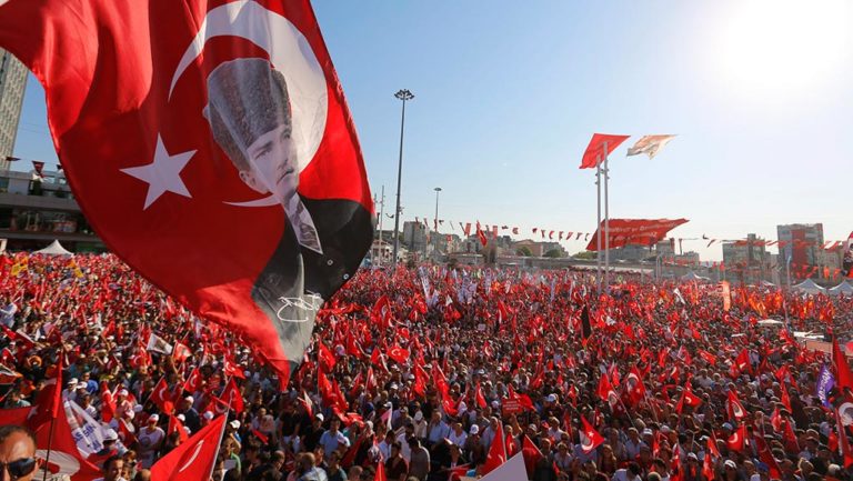 Τουρκία: Διαδήλωση υπέρ της Δημοκρατίας και καταγγελίες για βασανιστήρια (video)