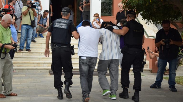 Τριήμερη αναβολή για τους οκτώ Τούρκους στρατιωτικούς