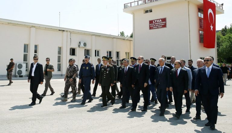 Πογκρόμ και στην ΜΙΤ – Αποπομπή για 87 στελέχη